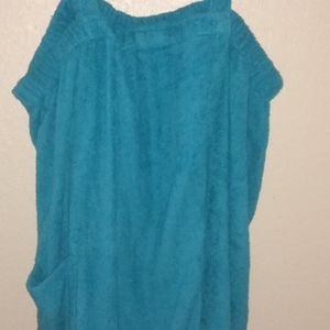 NWOT plus size bath wrap w/ shoulder straps